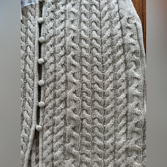 🆕 Industry Beige Cable Knit Button Up Vest - Picture 4 of 6
